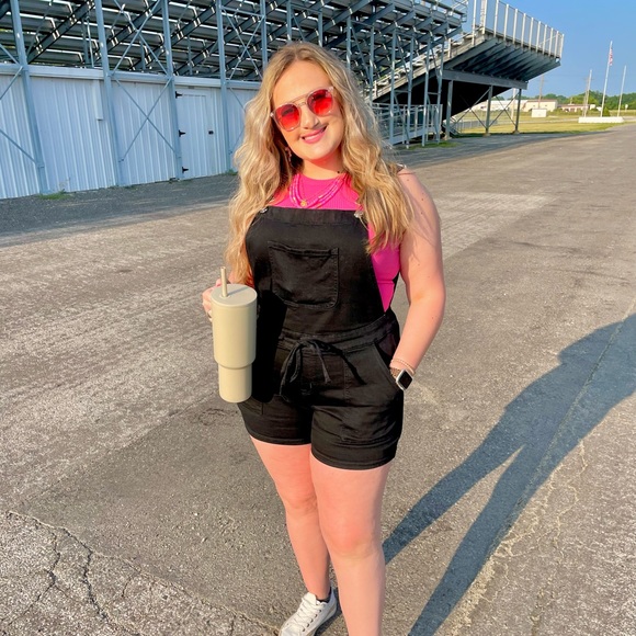 Meet your Posher, Michaela - Picture 3 of 4